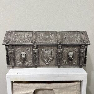 NEW Regal Exclusive Nosferatu Metal Popcorn Bucket Sarcophagus Container IN HAND